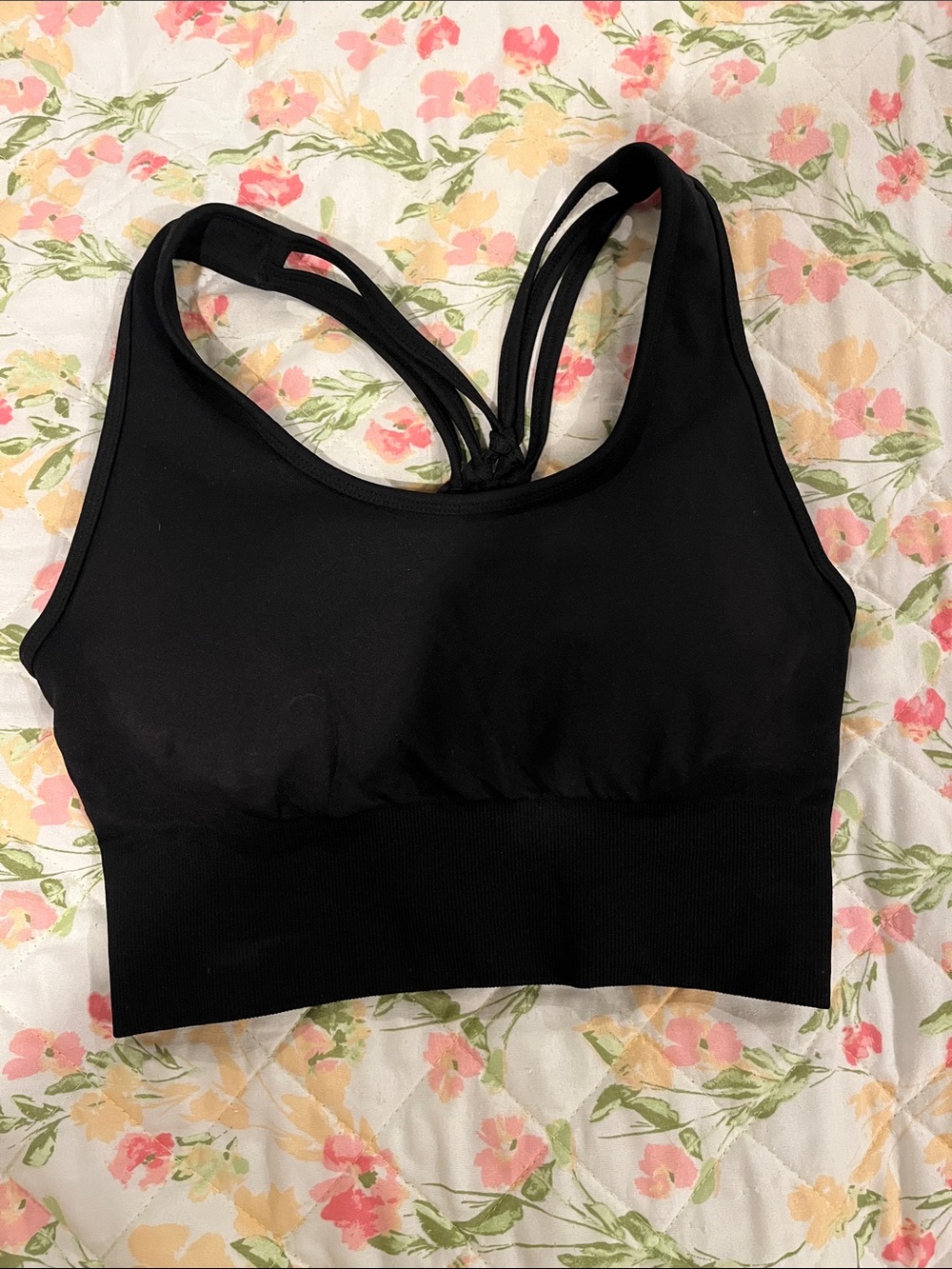 Black Women's Seamless Sports Bra - Yogalicious Medium